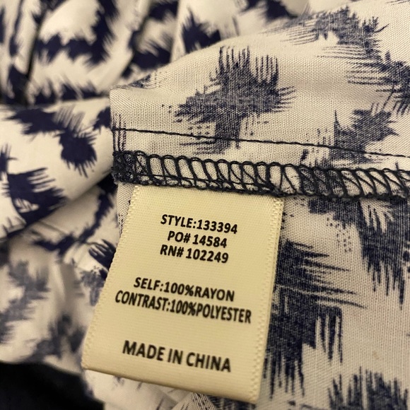 Skies are Blue split neck top - Picture 4 of 4